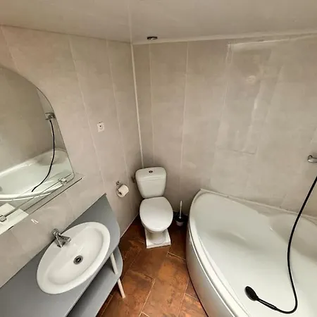 Maison 8 Min En Voiture De La 6 Personnes 別荘