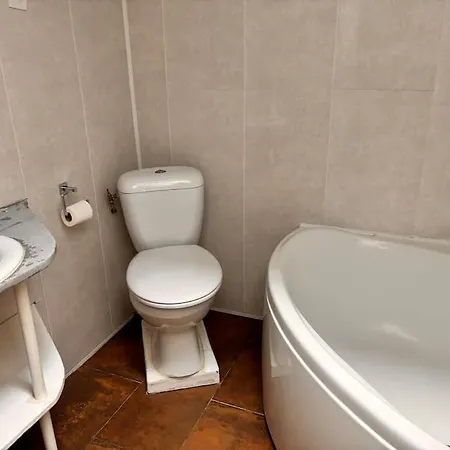 Maison 8 Min En Voiture De La 6 Personnes 別荘 ボンパ