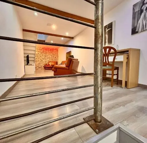 Maison 8 Min En Voiture De La 6 Personnes Holiday home *