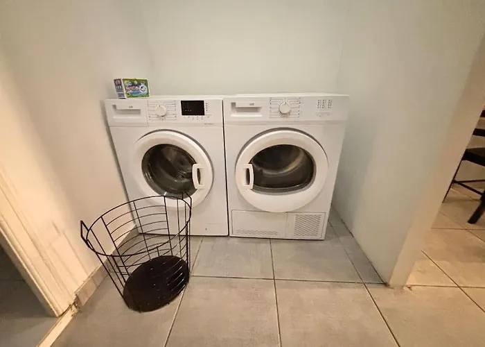 Maison 8 Min En Voiture De La 6 Personnes *
